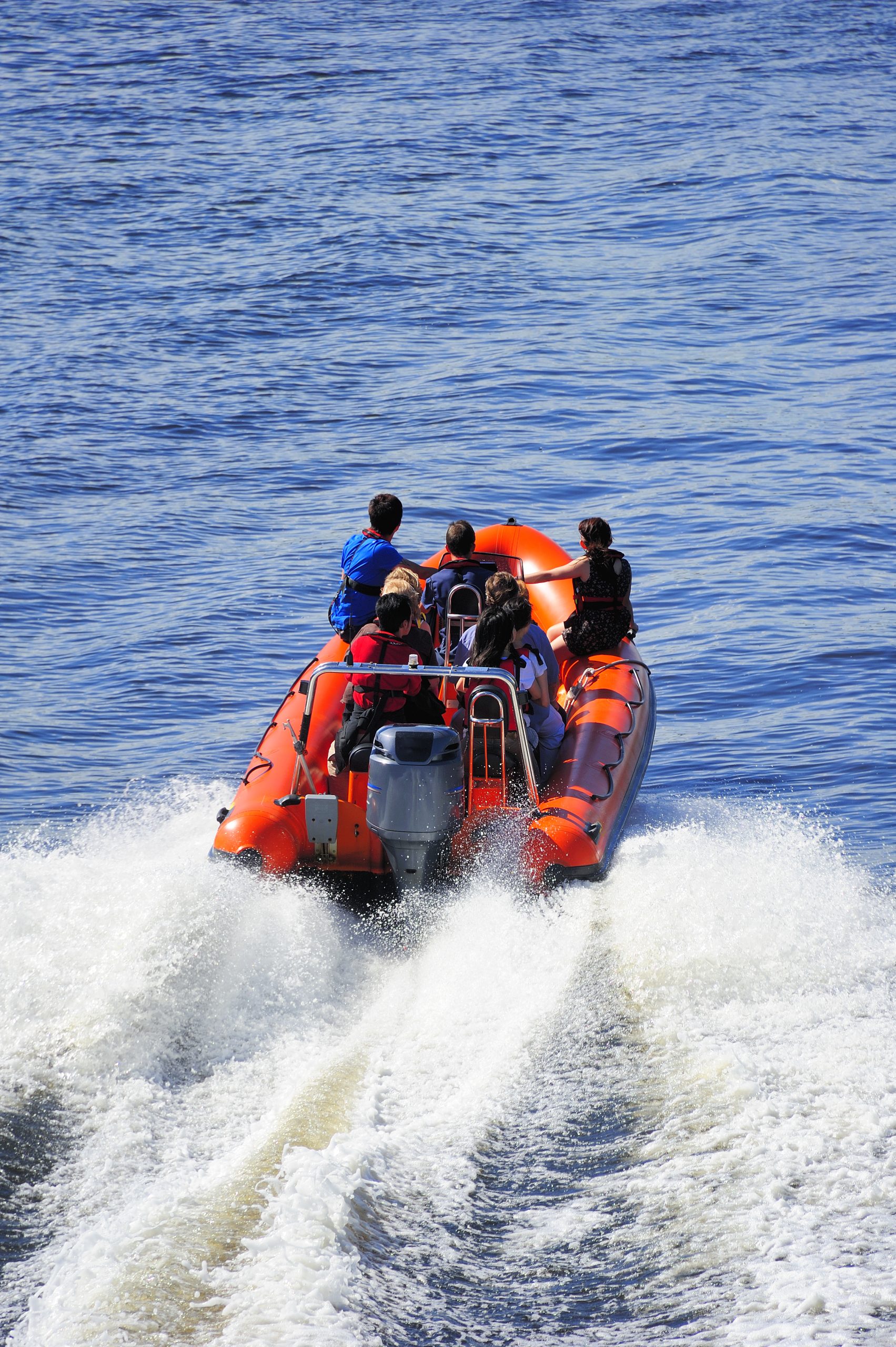 Dangerous Powerboat Overloaded with Passengers, Boating Accident